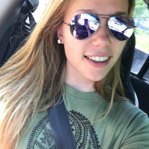 Meet your Posher, Sarah